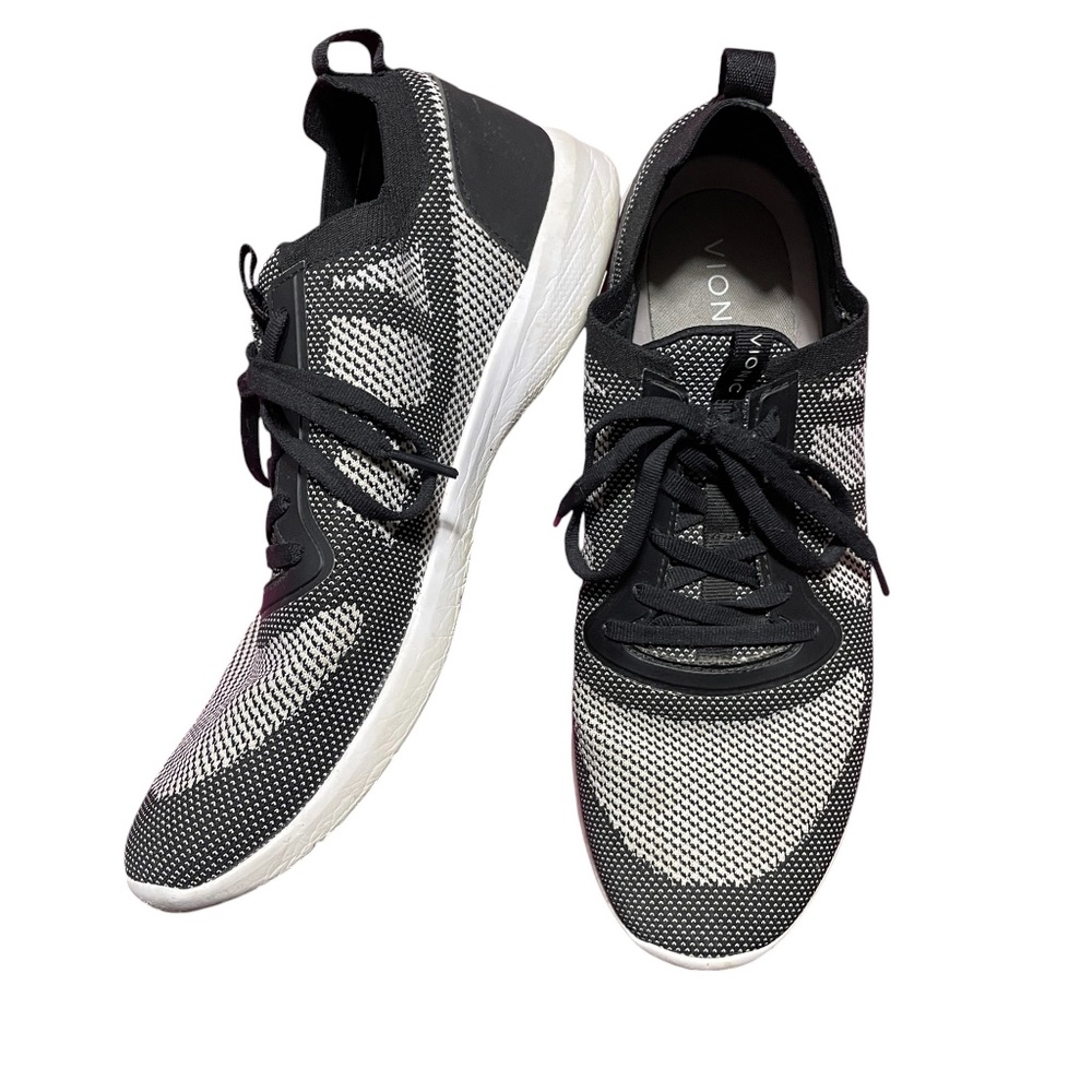Vionic 11 Black Ivory Tennis Shoes‎ Athletic Running Sports Track Minor Wear